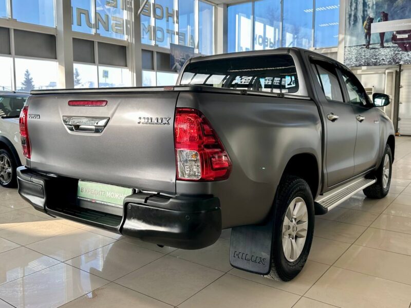 Toyota Hilux - фото 4