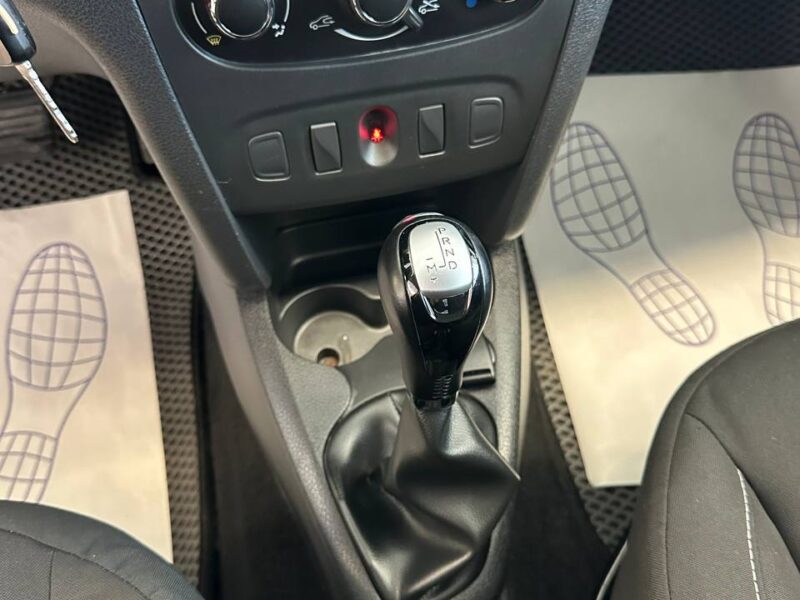 Renault Logan Stepway - фото 14