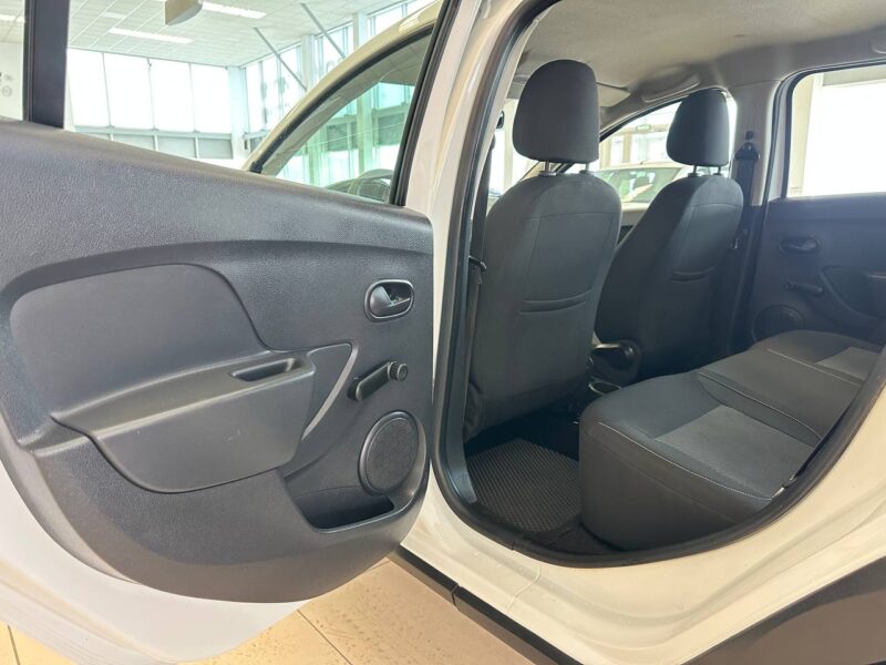 Renault Logan Stepway - фото 19