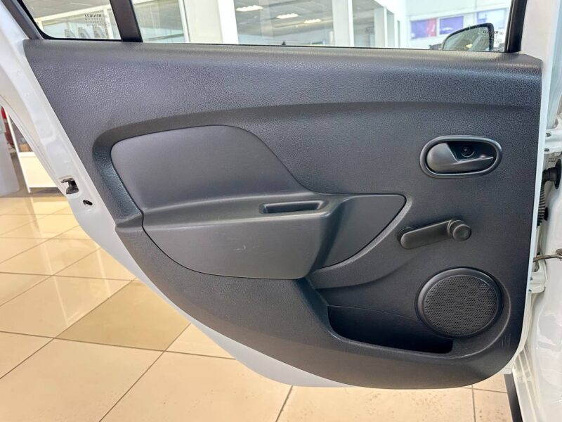 Renault Logan Stepway - фото 21