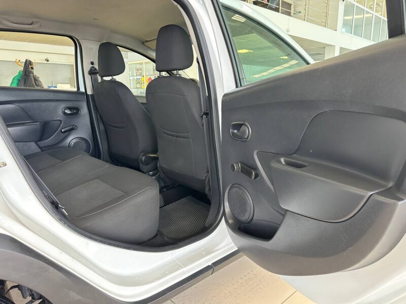 Renault Logan Stepway - фото 23