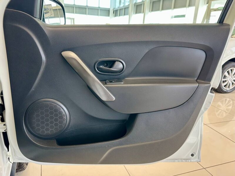 Renault Logan Stepway - фото 28