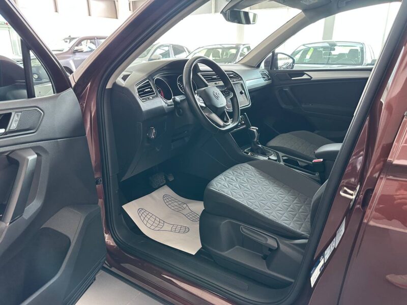 Volkswagen Tiguan - фото 7