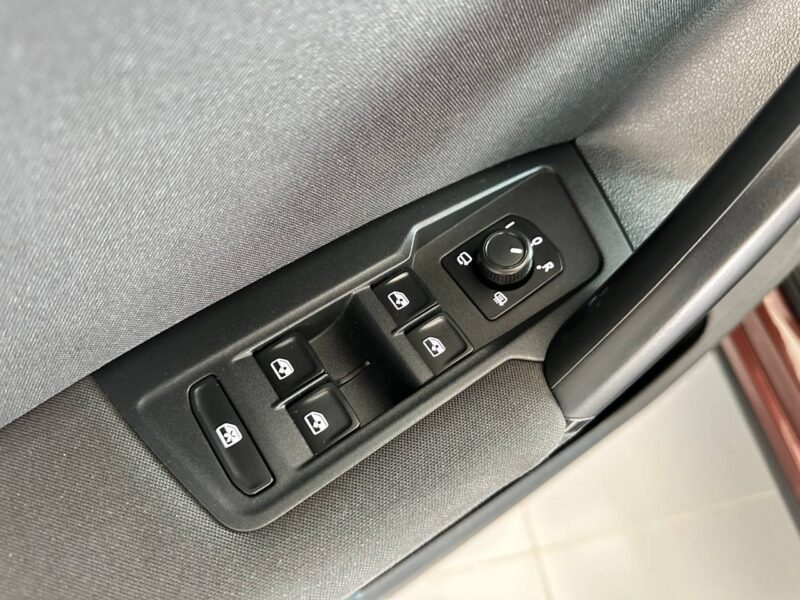 Volkswagen Tiguan - фото 10