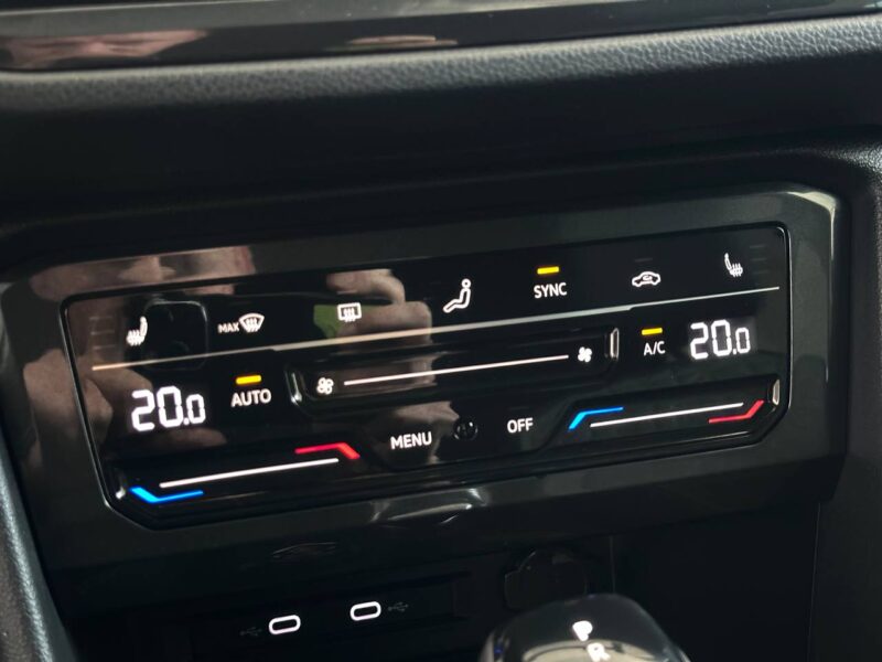 Volkswagen Tiguan - фото 12