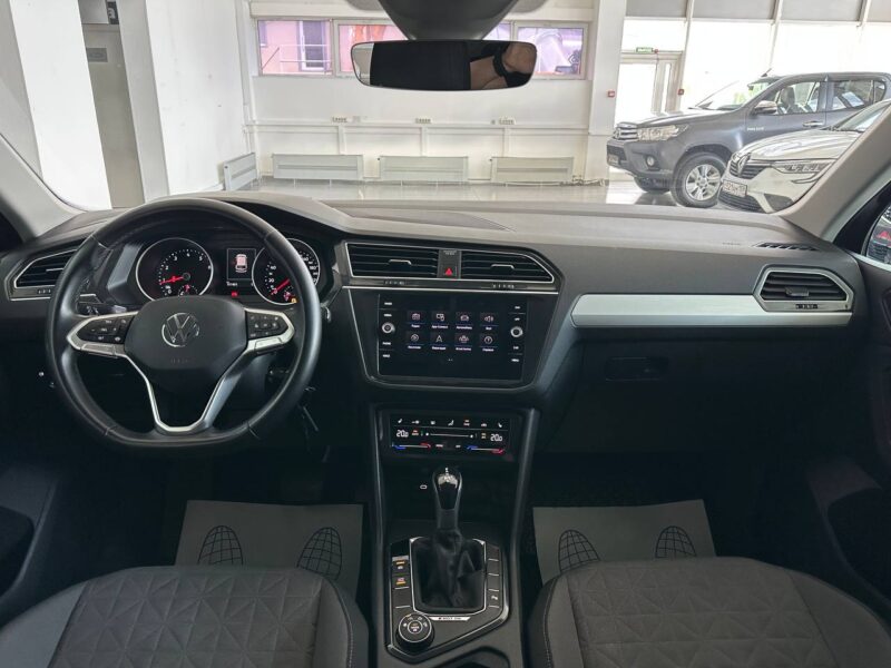 Volkswagen Tiguan - фото 14