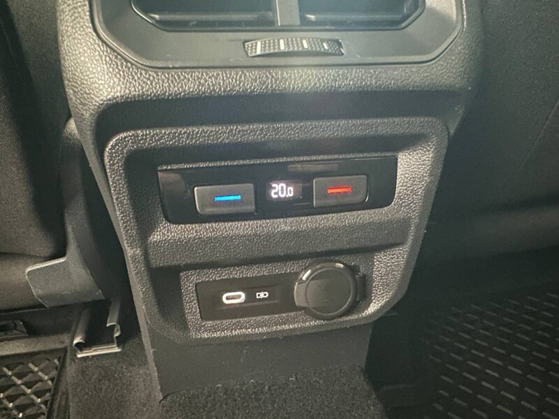 Volkswagen Tiguan - фото 17