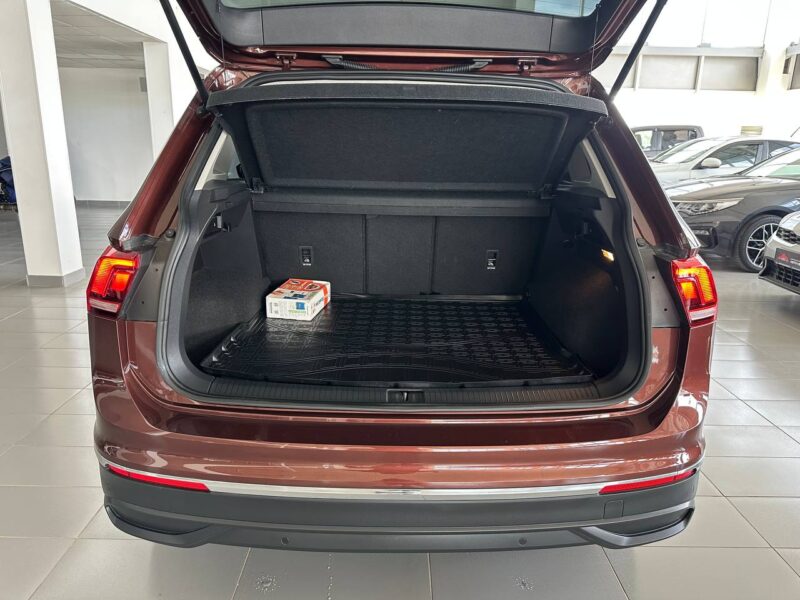 Volkswagen Tiguan - фото 18
