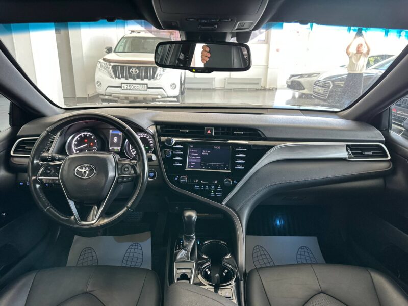 Toyota Camry - фото 6
