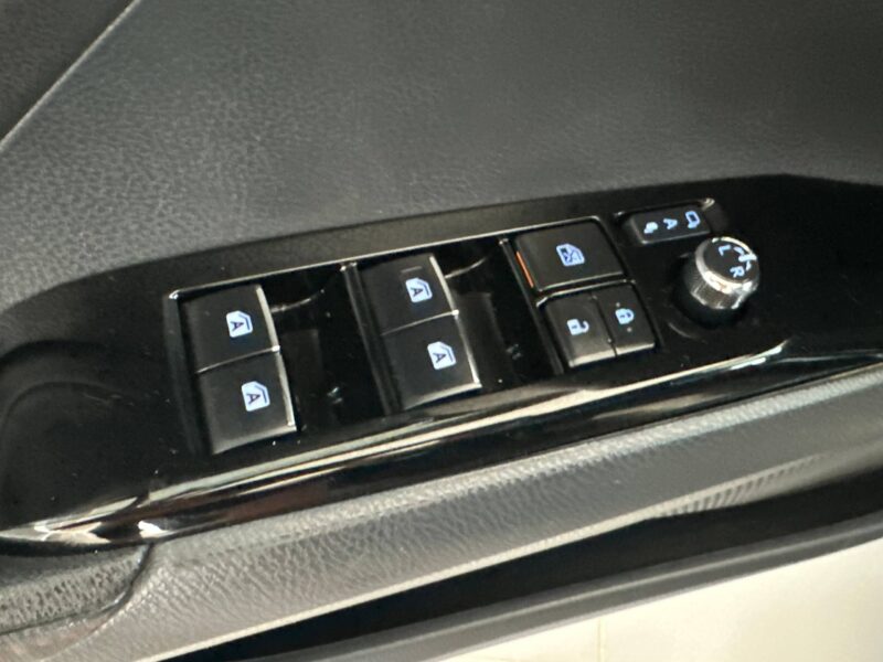 Toyota Camry - фото 9