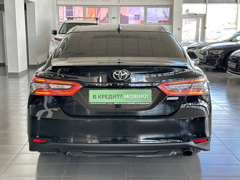 Toyota Camry - фото 3