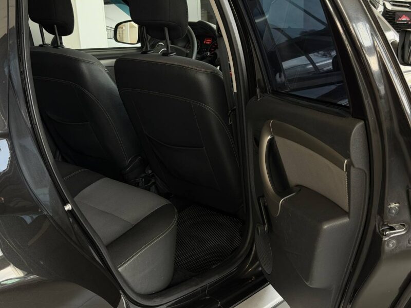 Renault Duster - фото 16