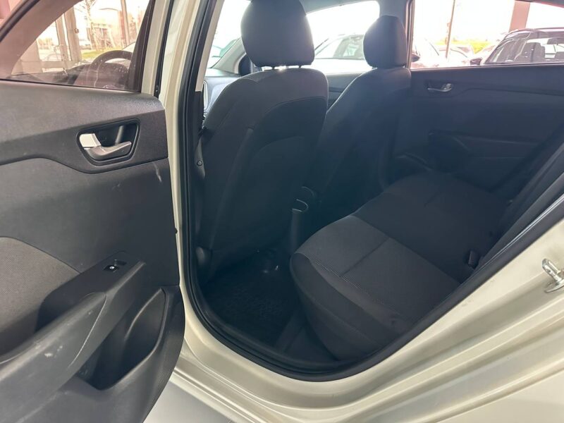Hyundai Solaris - фото 18