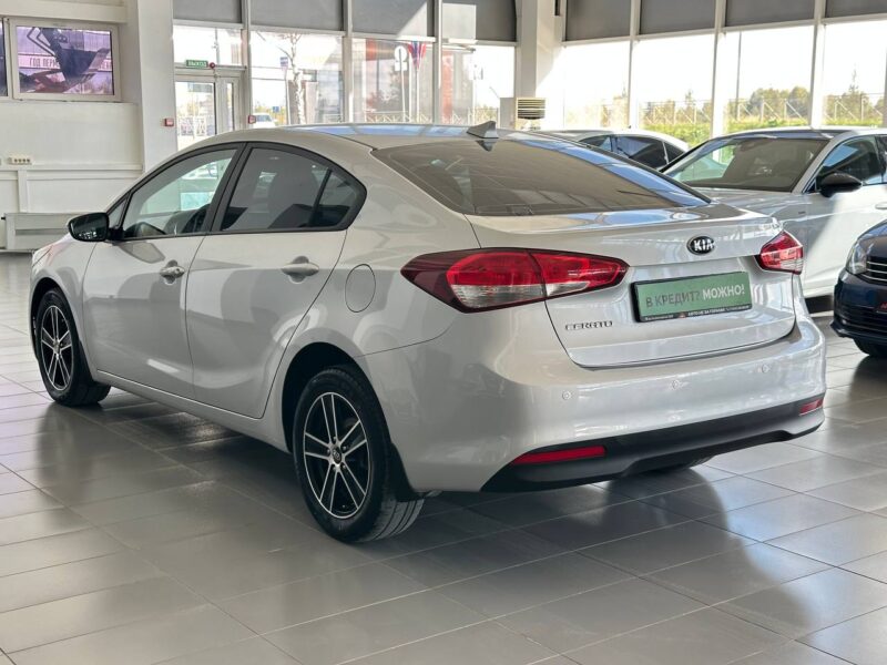 Kia Cerato - фото 3