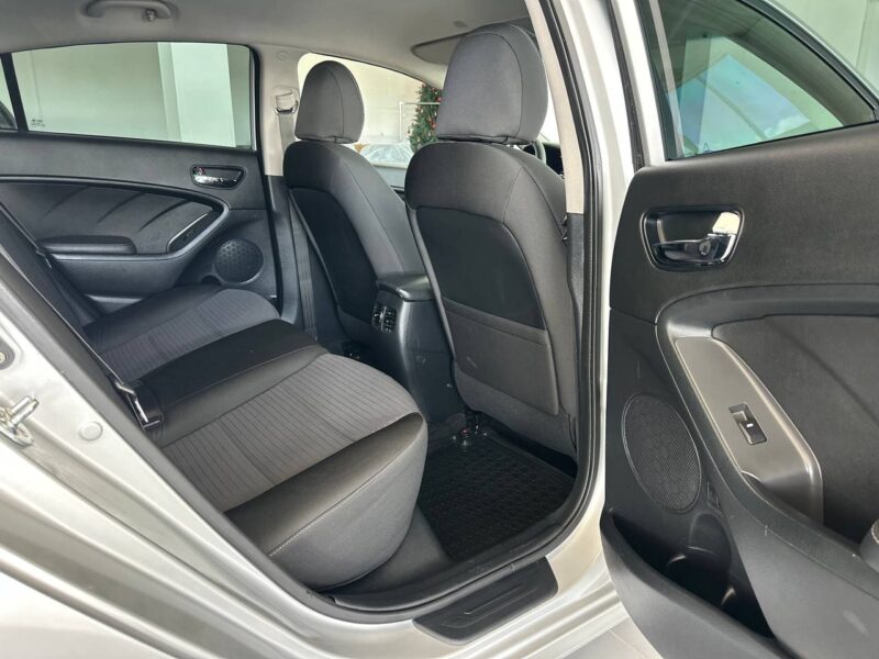 Kia Cerato - фото 16