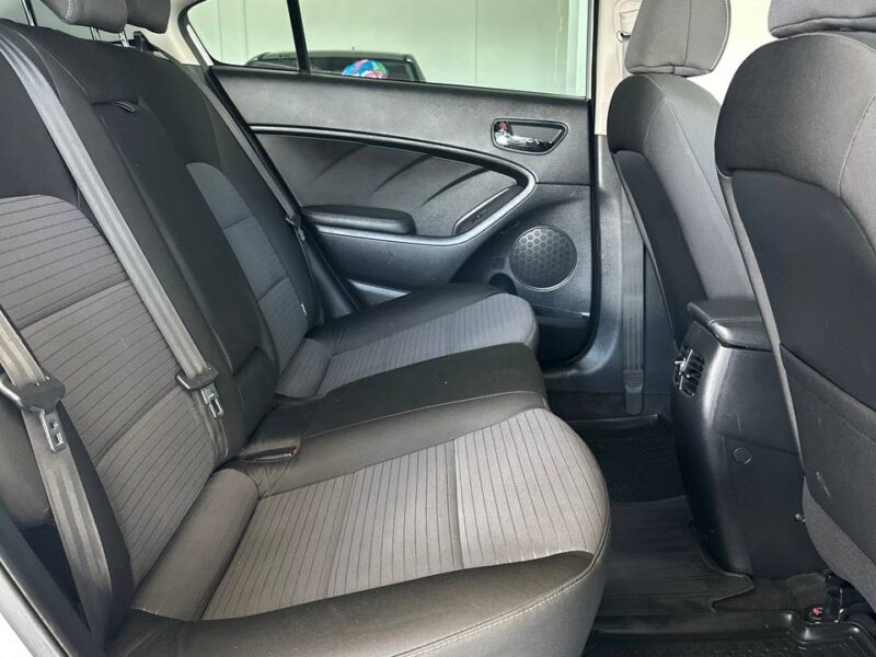 Kia Cerato - фото 17