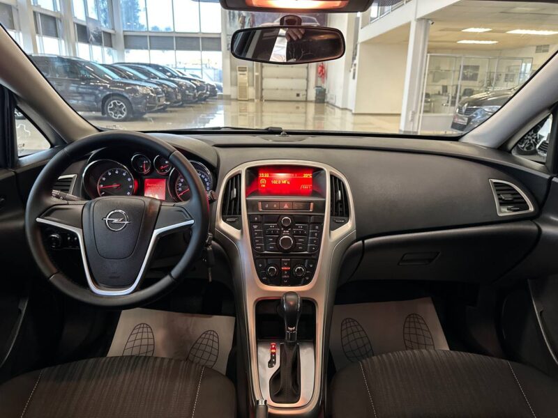 Opel Astra - фото 7