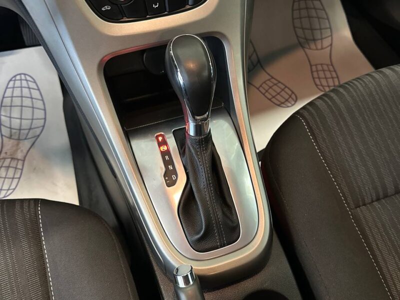 Opel Astra - фото 10