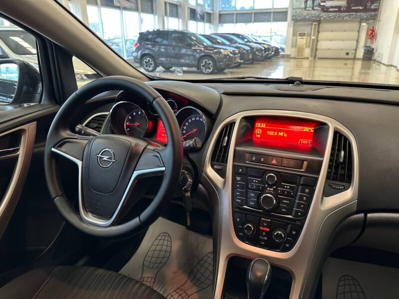 Opel Astra - фото 12