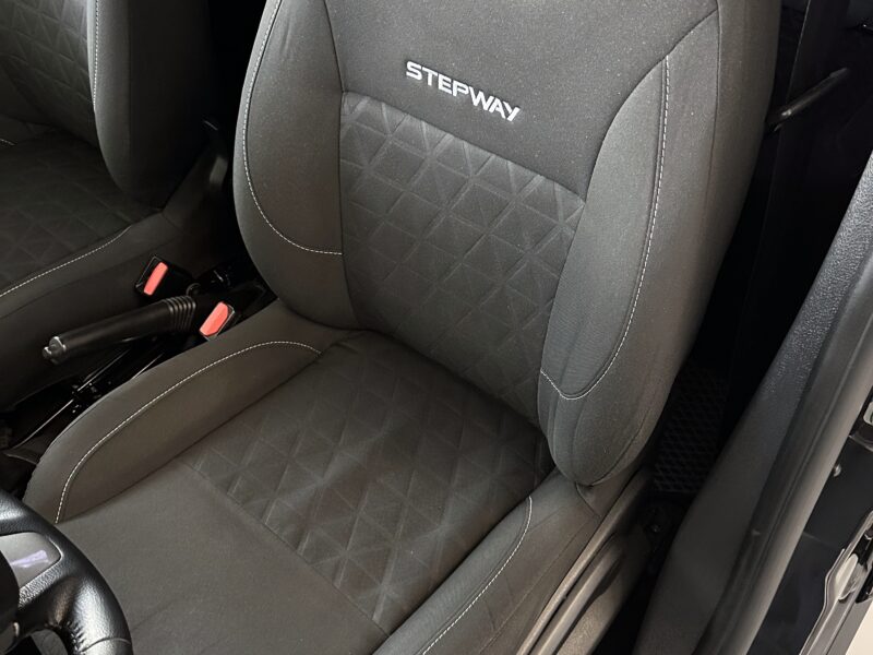 Renault Sandero Stepway - фото 7