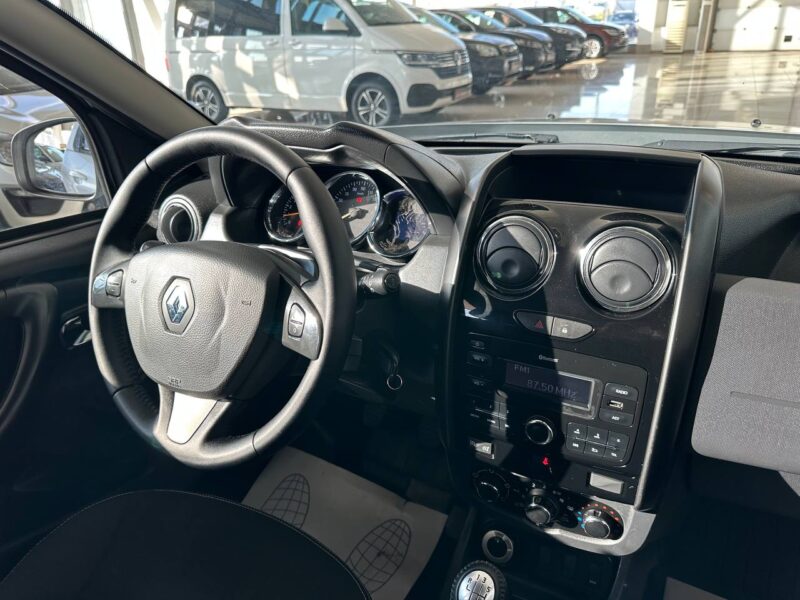 Renault Duster - фото 8