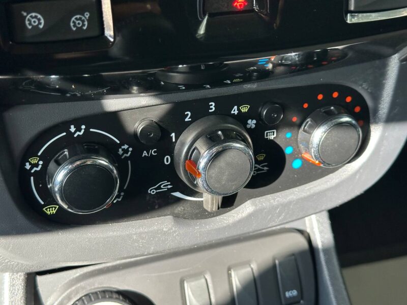 Renault Duster - фото 14