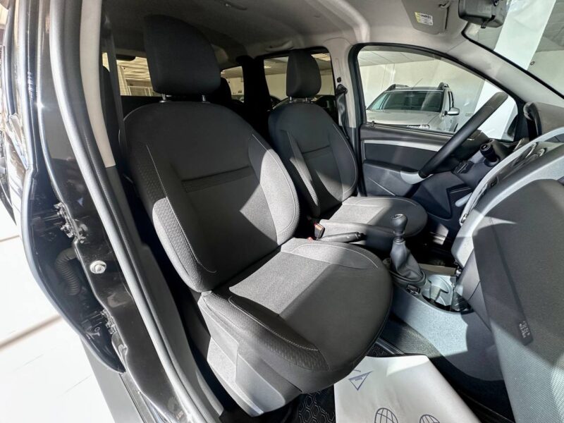 Renault Duster - фото 27