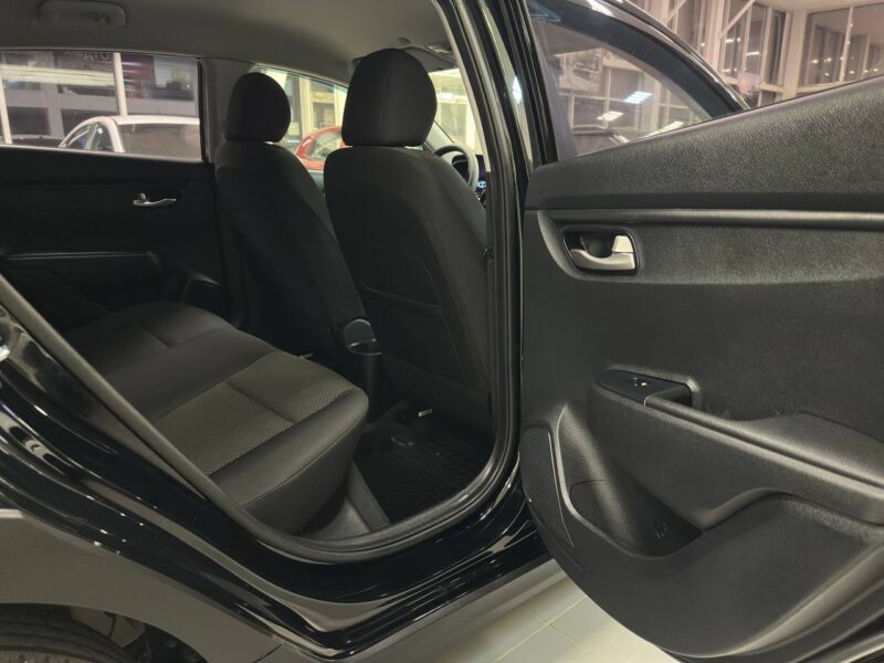 Kia Rio X - фото 21