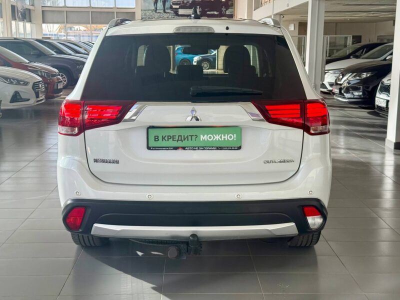 Mitsubishi Outlander - фото 3