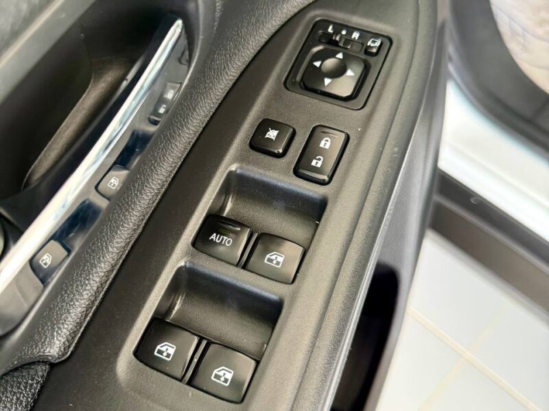 Mitsubishi Outlander - фото 9