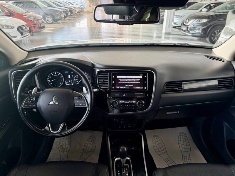 Mitsubishi Outlander - фото 13