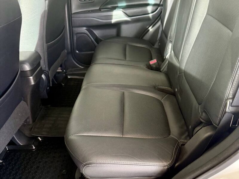 Mitsubishi Outlander - фото 21