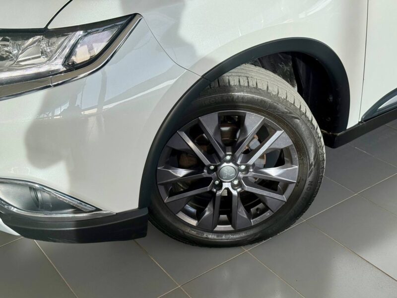 Mitsubishi Outlander - фото 30