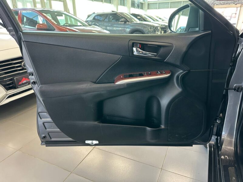 Toyota Camry - фото 8