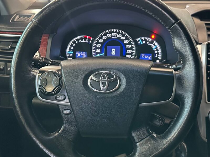 Toyota Camry - фото 12
